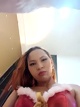 Snapshot of Heicy___ chatting on 12-27-24, 04:43 Heicy online show from 12-27-24, 04:43