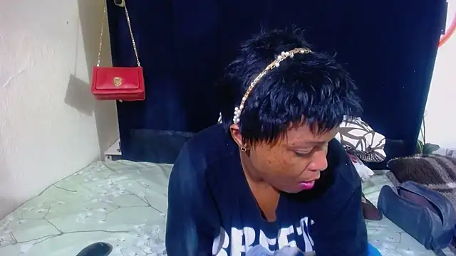 Snapshot of MaximTease24 chatting on 09-20-25, 08:21 MaximTease24 online show from 09-20-25, 08:21