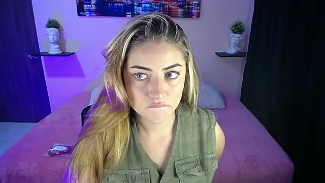 Snapshot of cristal-evanns chatting on 12-09-24, 01:29 cristal-evanns online show from 12-09-24, 01:29