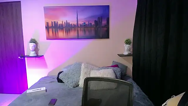 Snapshot of cristal-evanns chatting on 12-23-24, 03:50 cristal-evanns online show from 12-23-24, 03:50