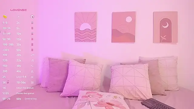 Snapshot of Mia_Heartt chatting on 03-15-25, 07:05 Mia Heartt online show from 03-15-25, 07:05