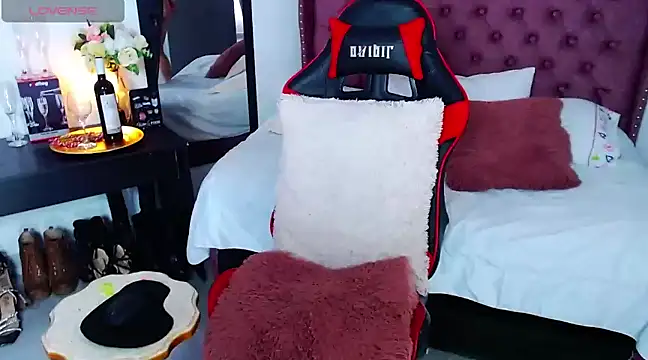 Snapshot of rubyylowell chatting on 01-09-25, 12:52 rubyylowell online show from 01-09-25, 12:52