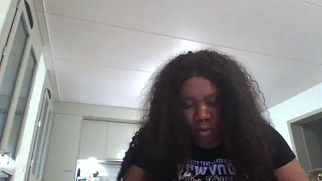 Snapshot of bonbonaumiel chatting on 12-10-24, 09:55 bonbonaumiel online show from 12-10-24, 09:55