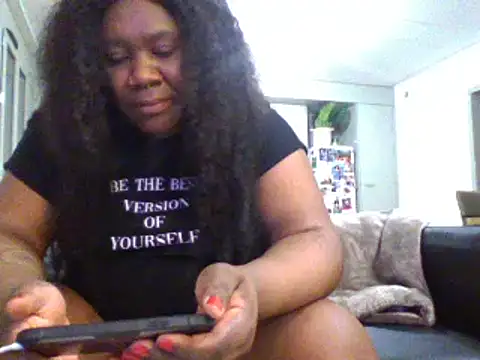 Snapshot of bonbonaumiel chatting on 12-13-24, 07:32 bonbonaumiel online show from 12-13-24, 07:32