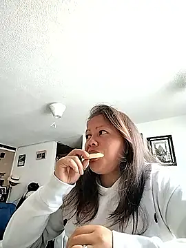 Snapshot of miss_evoleth2 chatting on 11-13-25, 02:16 miss evoleth2 online show from 11-13-25, 02:16