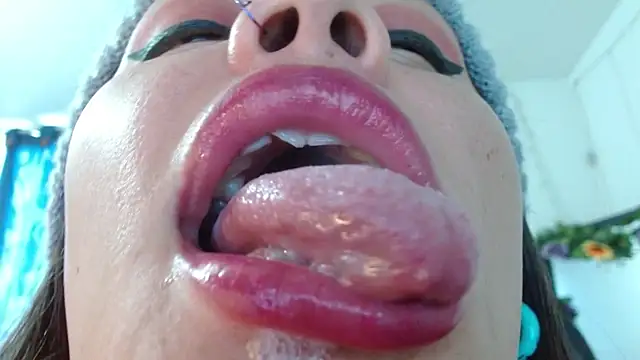 Snapshot of miss_evoleth2 chatting on 05-03-26, 12:44 miss evoleth2 online show from 05-03-26, 12:44