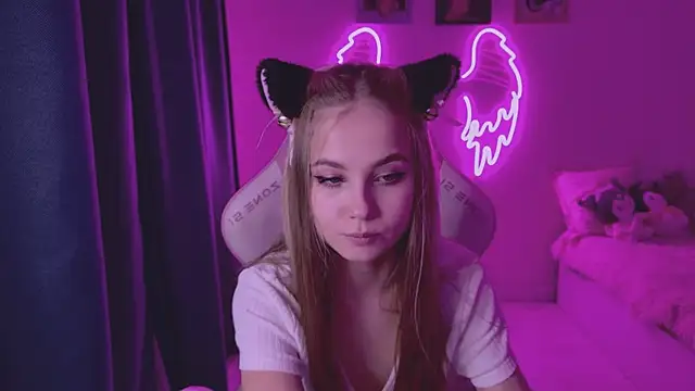 Snapshot of tikkisa chatting on 12-14-24, 02:53 tikkisa online show from 12-14-24, 02:53