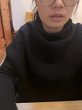 Snapshot of Bella0815 chatting on 12-17-24, 03:28 Bella0815 online show from 12-17-24, 03:28