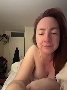 Snapshot of LouiseTswing chatting on 02-12-26, 07:14 LouiseTswing online show from 02-12-26, 07:14