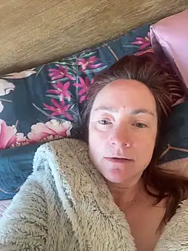 LouiseTswing online show from 03-26-26, 07:47