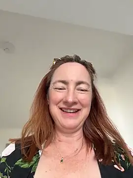 LouiseTswing online show from 06-09-26, 02:50