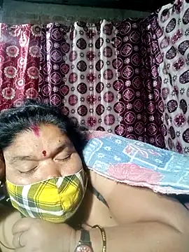 Snapshot of Hot_Falguni chatting on 02-13-25, 07:31 Hot Falguni online show from 02-13-25, 07:31