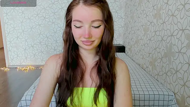 Snapshot of Lissa_Cristal chatting on 06-12-26, 08:57 Lissa Cristal online show from 06-12-26, 08:57