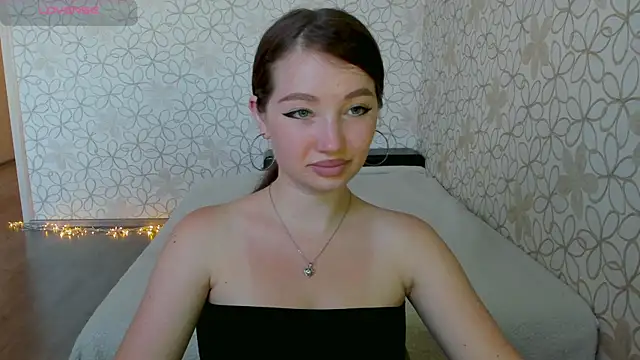 Snapshot of Lissa_Cristal chatting on 06-28-26, 11:27 Lissa Cristal online show from 06-28-26, 11:27