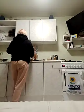 Milen Milf online show from 12-29-24, 03:13