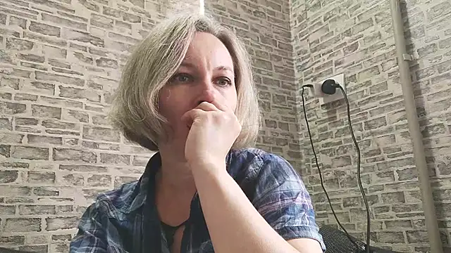 Snapshot of EdithManning chatting on 01-09-25, 09:37 EdithManning online show from 01-09-25, 09:37