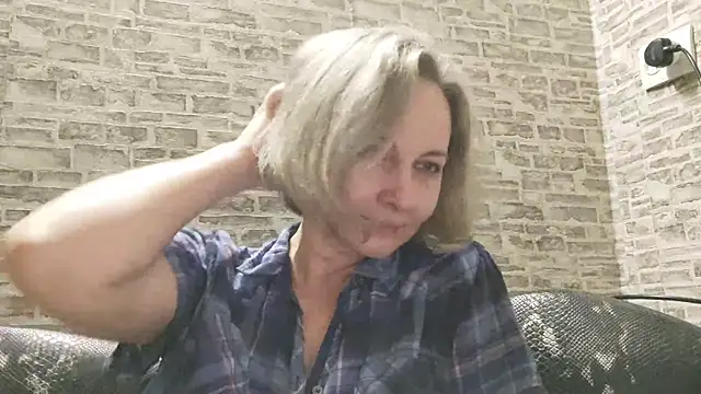 Snapshot of EdithManning chatting on 01-09-25, 09:16 EdithManning online show from 01-09-25, 09:16