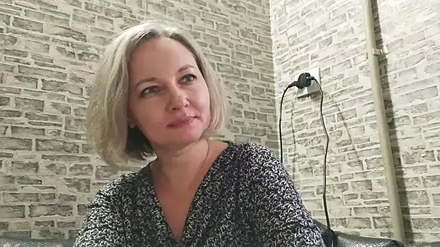 Snapshot of EdithManning chatting on 01-16-25, 09:05 EdithManning online show from 01-16-25, 09:05