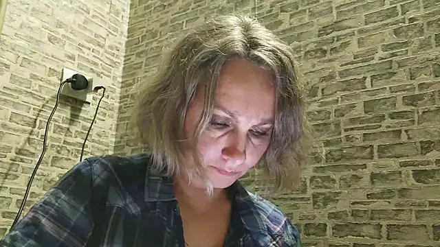 Snapshot of EdithManning chatting on 01-18-25, 02:23 EdithManning online show from 01-18-25, 02:23