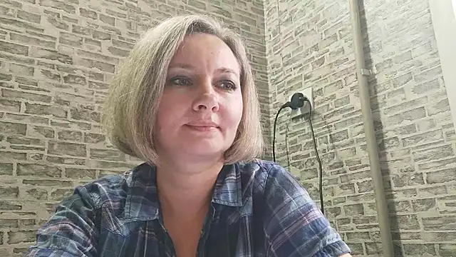 Snapshot of EdithManning chatting on 01-21-25, 09:03 EdithManning online show from 01-21-25, 09:03