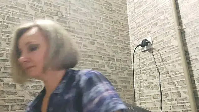 Snapshot of EdithManning chatting on 01-21-25, 01:54 EdithManning online show from 01-21-25, 01:54