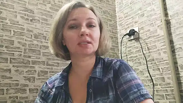 Snapshot of EdithManning chatting on 01-24-25, 08:55 EdithManning online show from 01-24-25, 08:55