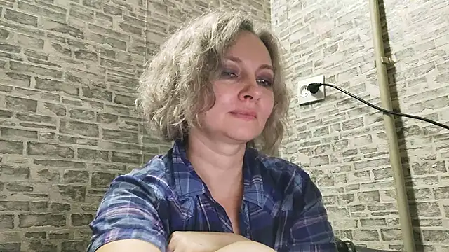 Snapshot of EdithManning chatting on 01-25-25, 02:47 EdithManning online show from 01-25-25, 02:47