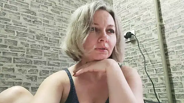 Snapshot of EdithManning chatting on 01-28-25, 07:43 EdithManning online show from 01-28-25, 07:43