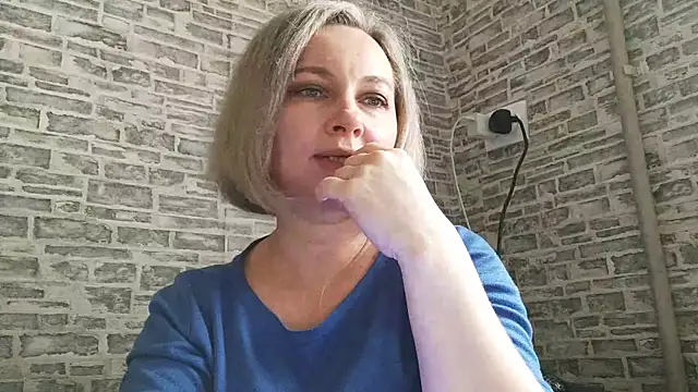 Snapshot of EdithManning chatting on 02-10-25, 06:20 EdithManning online show from 02-10-25, 06:20