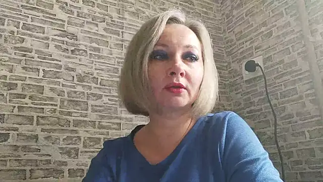 Snapshot of EdithManning chatting on 02-18-25, 07:10 EdithManning online show from 02-18-25, 07:10