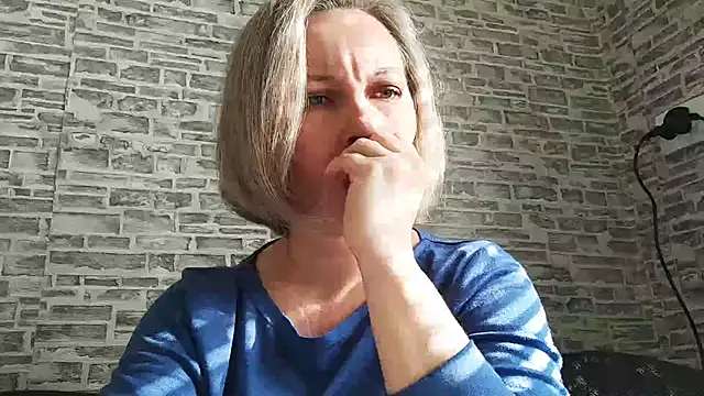 Snapshot of EdithManning chatting on 02-26-25, 07:31 EdithManning online show from 02-26-25, 07:31