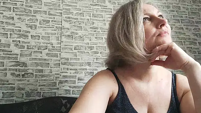 Snapshot of EdithManning chatting on 03-03-25, 09:22 EdithManning online show from 03-03-25, 09:22