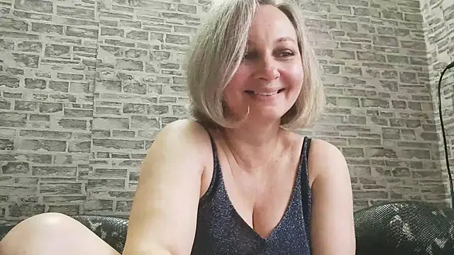 Snapshot of EdithManning chatting on 03-03-25, 12:27 EdithManning online show from 03-03-25, 12:27