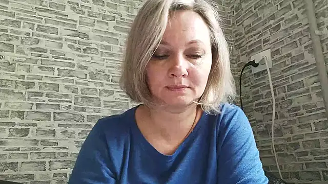 Snapshot of EdithManning chatting on 03-06-25, 06:19 EdithManning online show from 03-06-25, 06:19