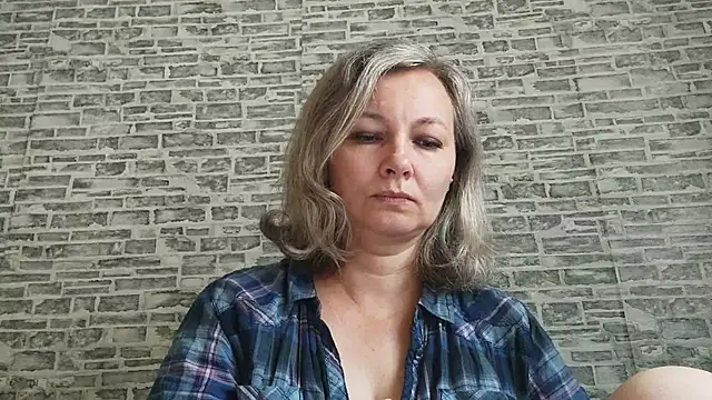 Snapshot of EdithManning chatting on 09-11-25, 05:07 EdithManning online show from 09-11-25, 05:07