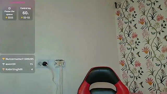 Snapshot of lucia_brown chatting on 01-13-25, 02:21 lucia brown online show from 01-13-25, 02:21