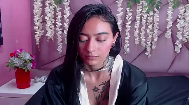 Snapshot of Miaa_Thopmson chatting on 03-19-25, 06:12 Miaa Thopmson online show from 03-19-25, 06:12