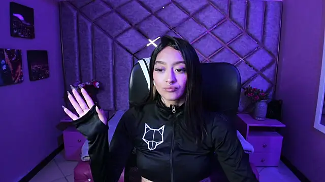 Snapshot of Miaa_Thopmson chatting on 12-17-25, 04:46 Miaa Thopmson online show from 12-17-25, 04:46