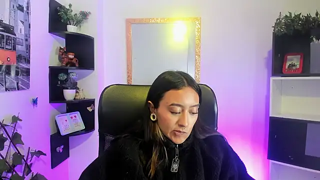 Snapshot of Miaa_Thopmson chatting on 01-10-26, 01:07 Miaa Thopmson online show from 01-10-26, 01:07