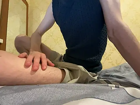 Snapshot of HappyCake chatting on 12-13-24, 06:16 HappyCake online show from 12-13-24, 06:16