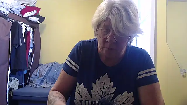 Snapshot of canadiancougar1965 chatting on 02-01-26, 05:11 canadiancougar1965 online show from 02-01-26, 05:11