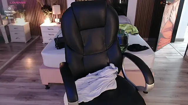 Sam mansson66 online show from 12-20-25, 02:46