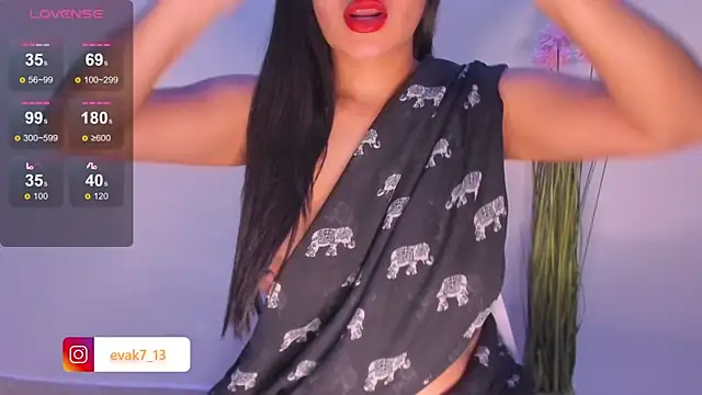 Snapshot of shara_queen1 chatting on 02-04-25, 02:39 shara queen1 online show from 02-04-25, 02:39