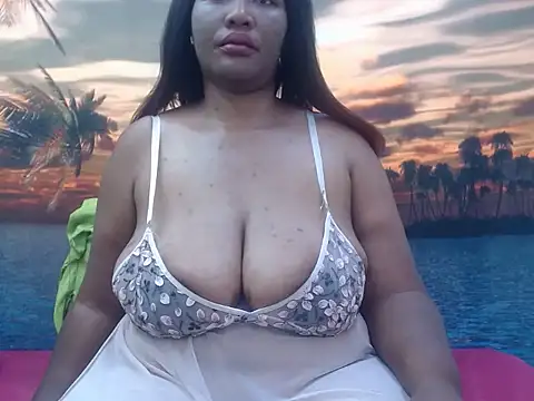 Snapshot of chubbydoll122 chatting on 05-25-26, 01:22 chubbydoll122 online show from 05-25-26, 01:22