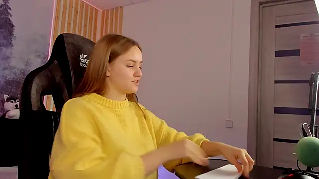 Snapshot of KellyPoter chatting on 12-17-24, 03:06 KellyPoter online show from 12-17-24, 03:06