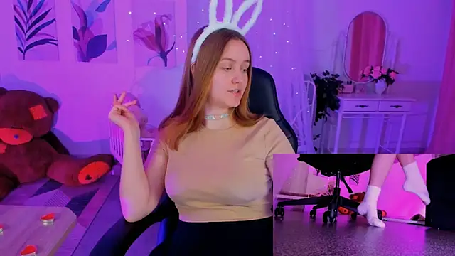 Snapshot of KellyPoter chatting on 01-07-25, 02:19 KellyPoter online show from 01-07-25, 02:19