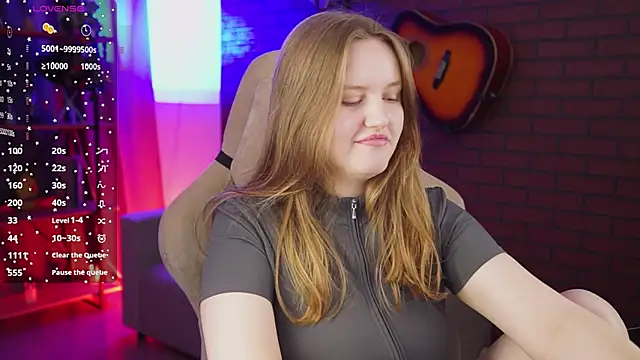 Snapshot of KellyPoter chatting on 10-26-25, 05:57 KellyPoter online show from 10-26-25, 05:57