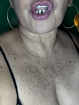 Kasandra Ho online show from 11-11-25, 07:14