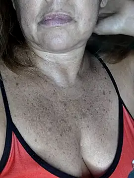 Kasandra Ho online show from 11-18-25, 01:33