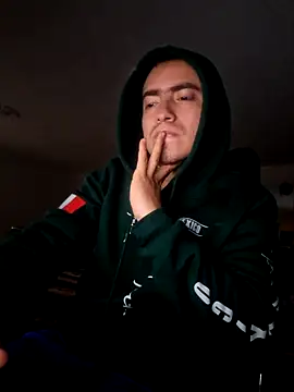 Snapshot of dragon1006 chatting on 02-10-25, 04:08 dragon1006 online show from 02-10-25, 04:08